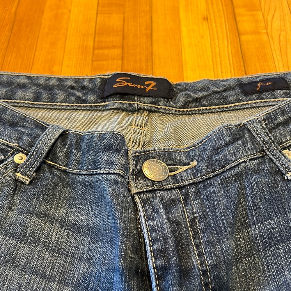 Seven jeans. Perfect condition worn maybe three times. Great flare leg.
